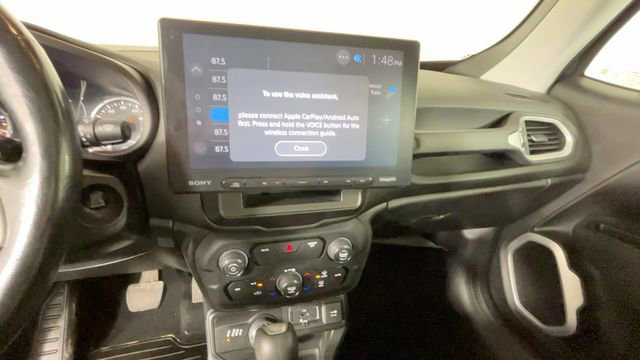 Used 2018 Jeep Renegade Latitude AWD/4WD image 35