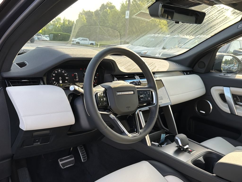New 2026 Land Rover Discovery Sport Landmark AWD/4WD image 10