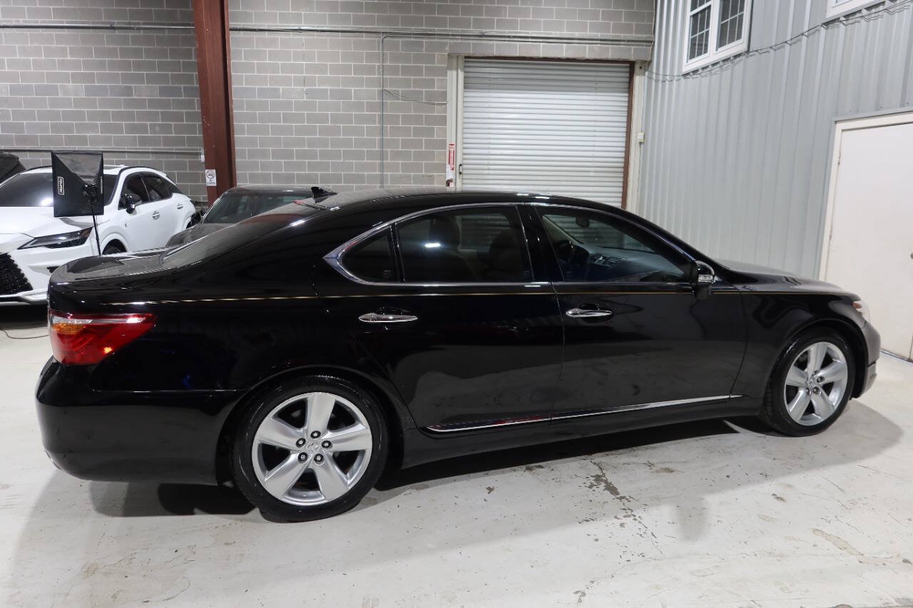 Used 2012 Lexus LS 460 w/ Comfort Pkg RWD image 6