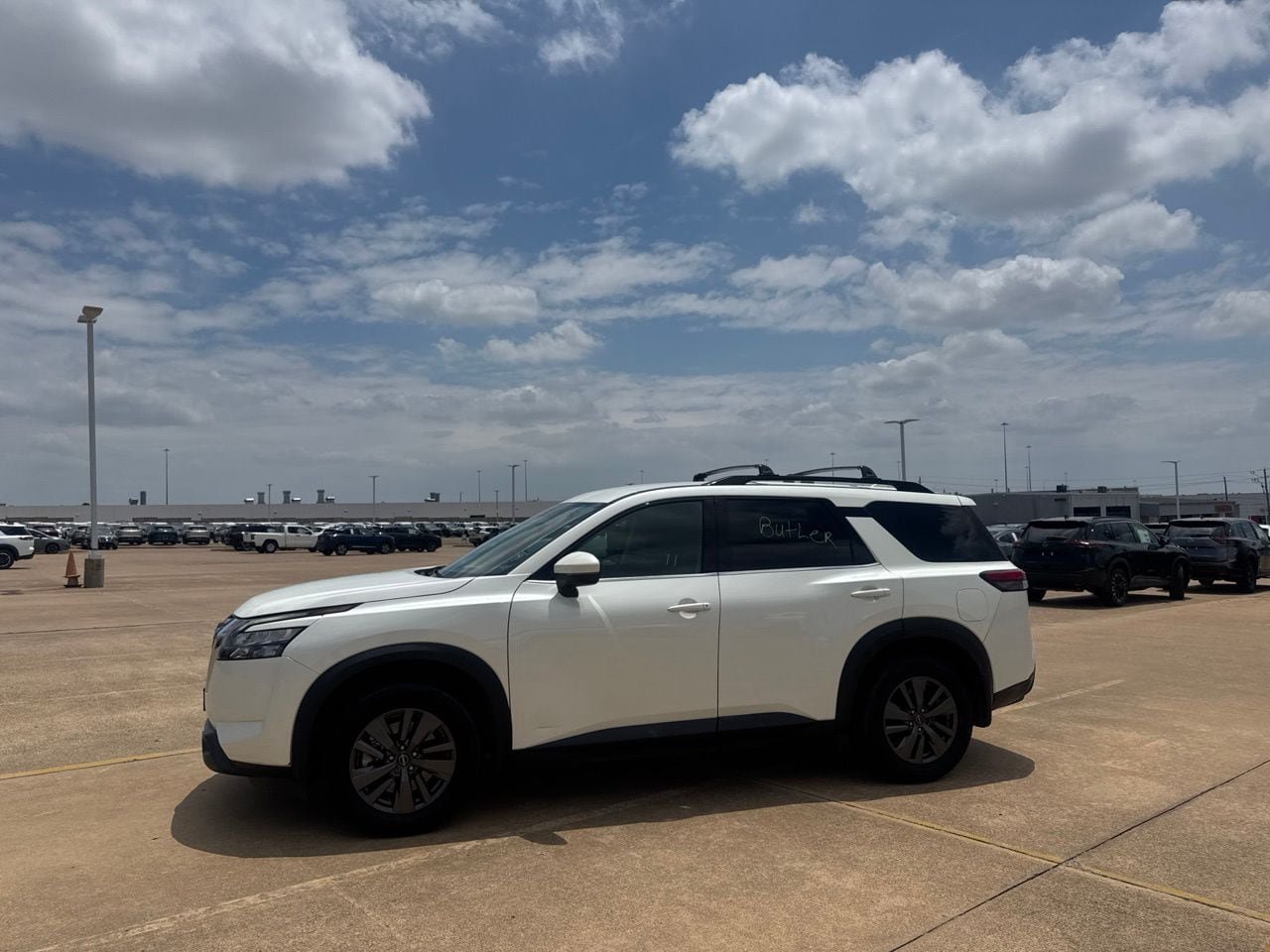 Certified 2023 Nissan Pathfinder SV w/ Lighting Package (N92) FWD image 12