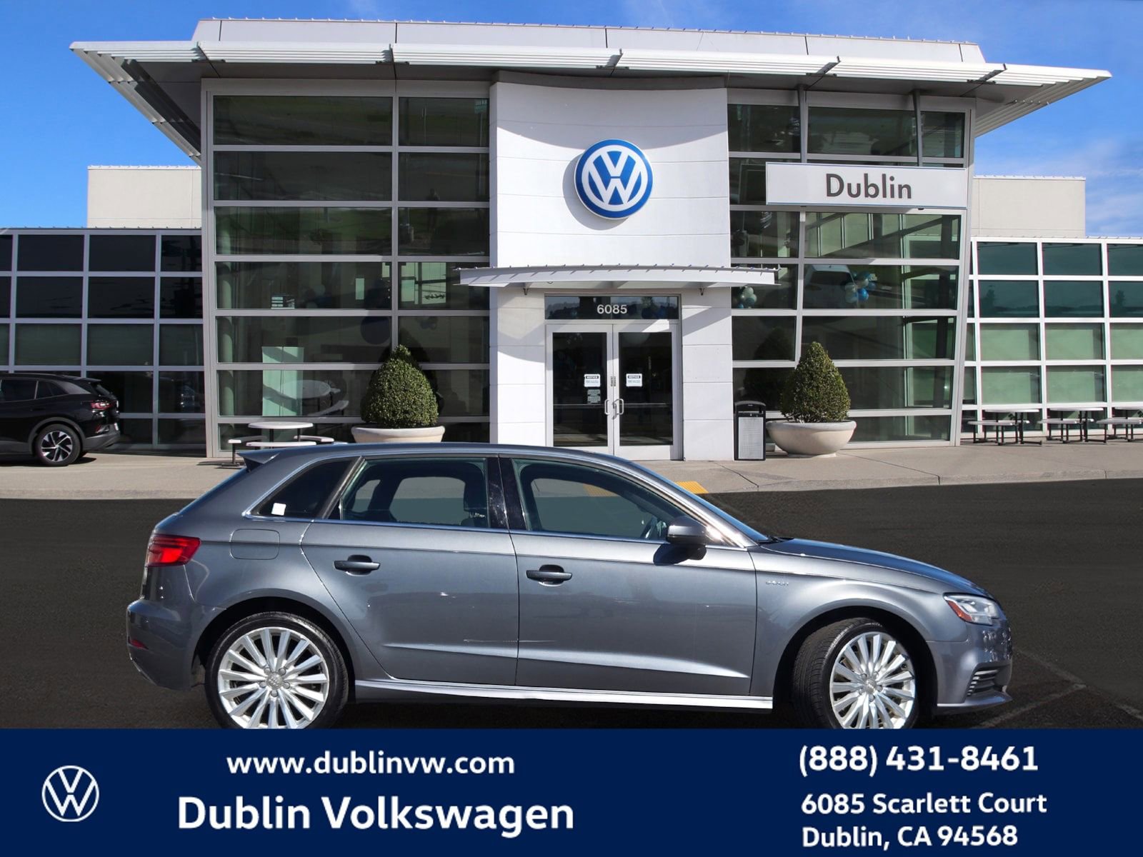 Used 2017 Audi A3 e-tron Premium Plus w/ Technology Package image 3