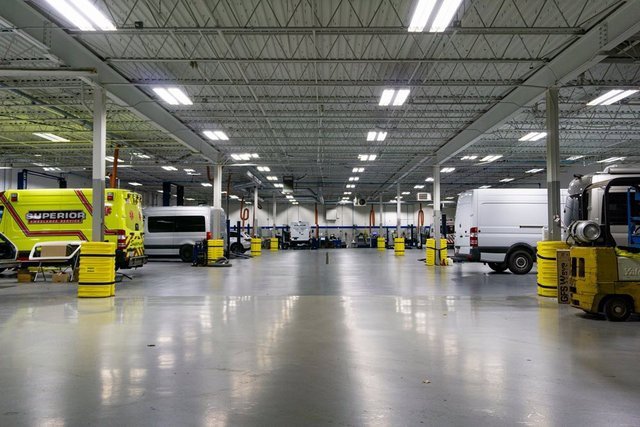 Used 2024 Mercedes-Benz Sprinter 4500 image 21