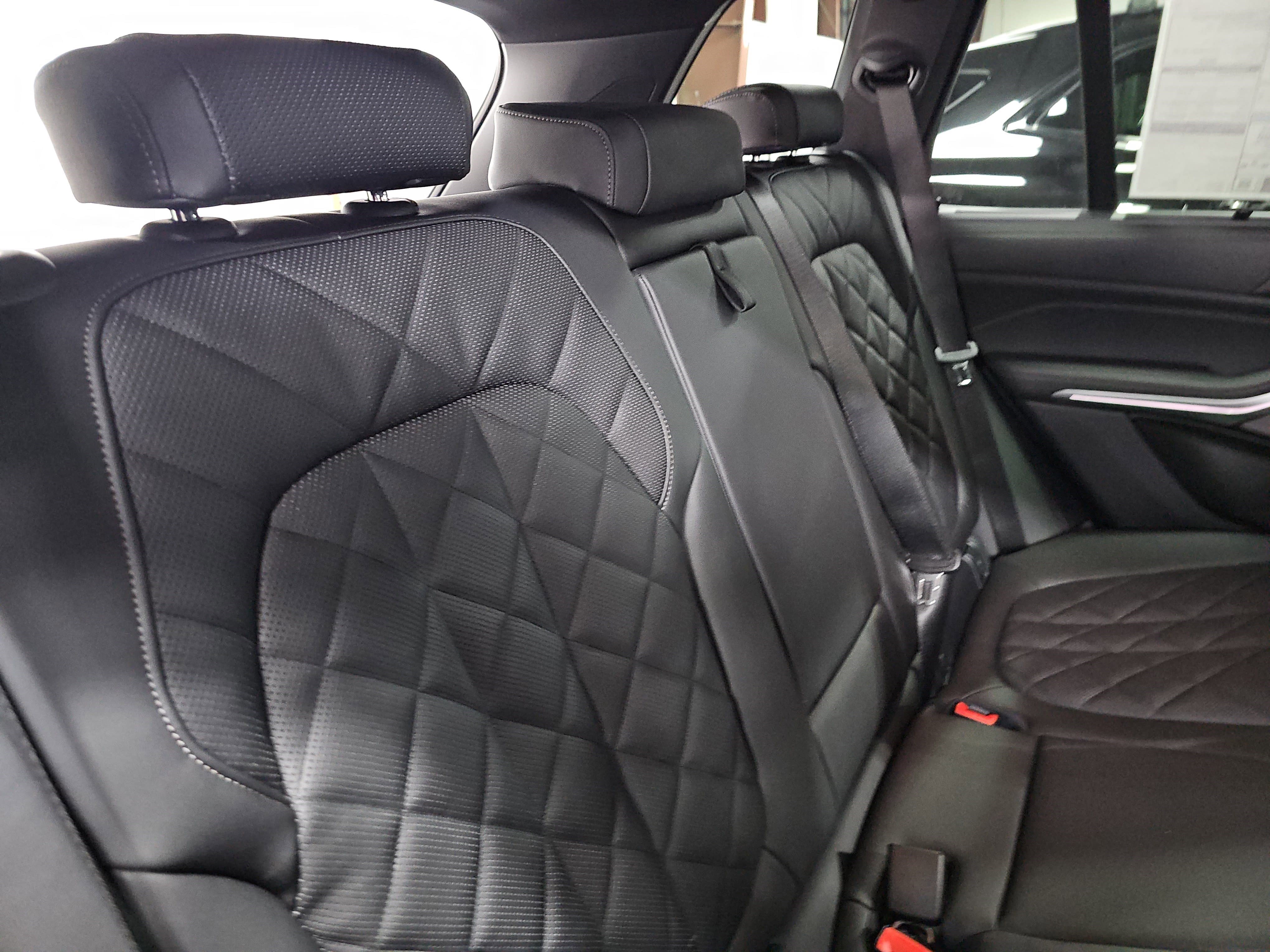 New 2026 BMW X5 xDrive40i w/ Climate Comfort Package image 12