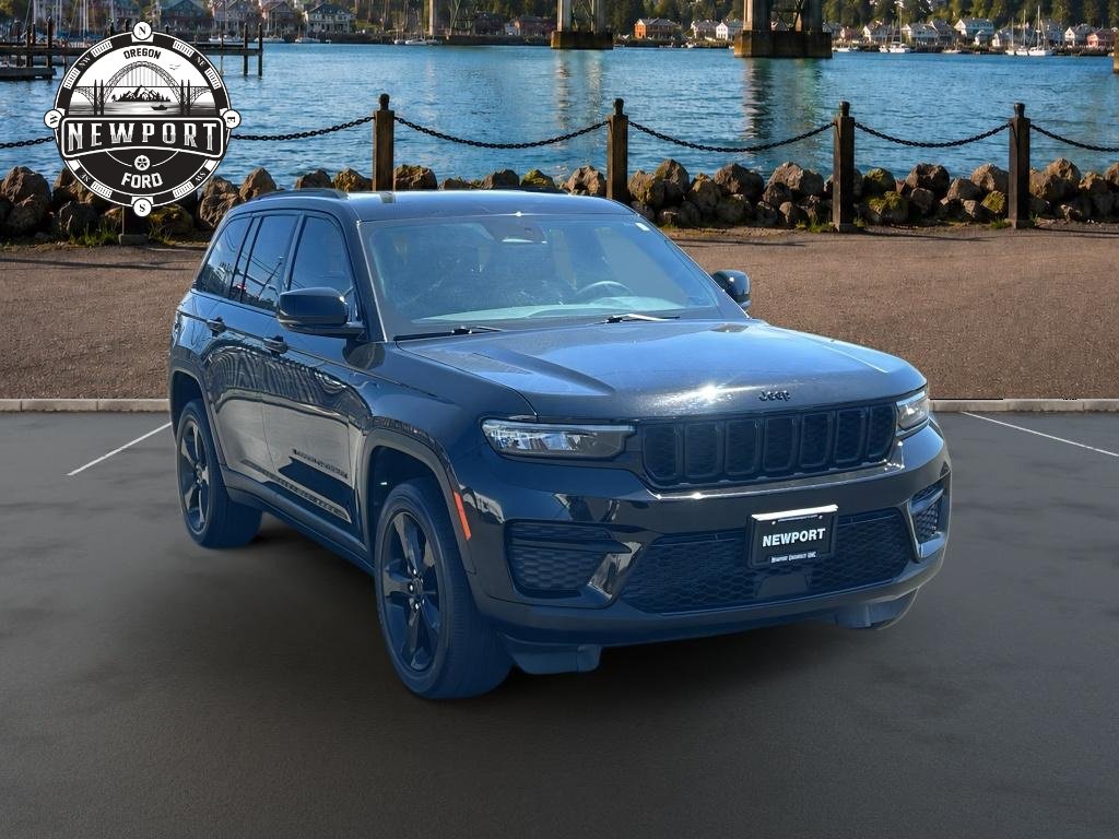 Used 2023 Jeep Grand Cherokee Altitude