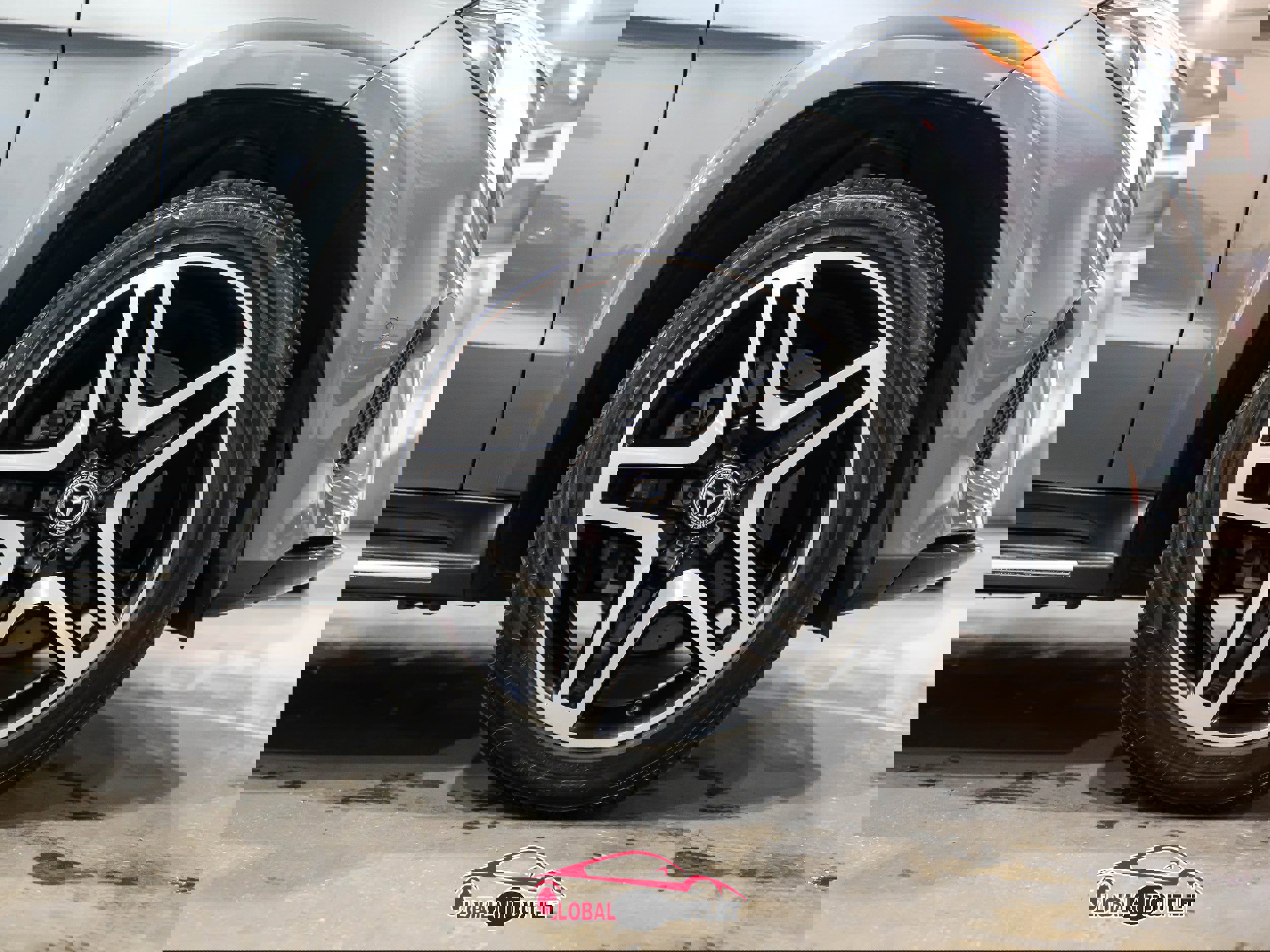 Used 2018 Mercedes-Benz GLS 550 4MATIC w/ Driver Assistance Package image 10