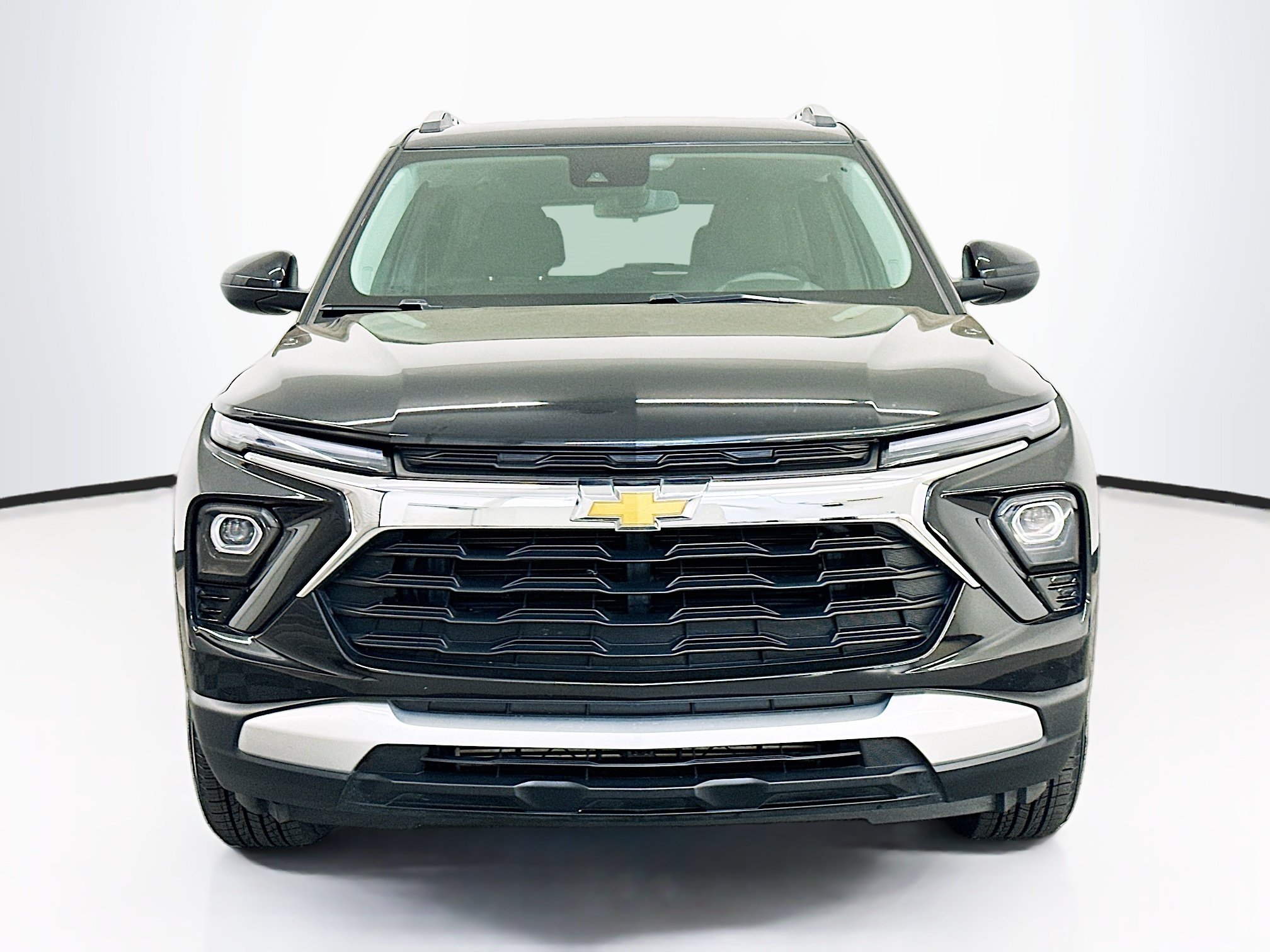 Used 2025 Chevrolet TrailBlazer LT AWD/4WD image 2