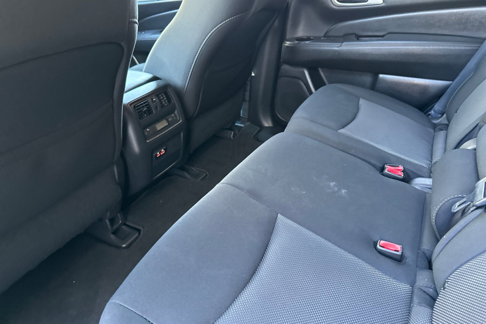 Used 2019 Nissan Pathfinder S image 14