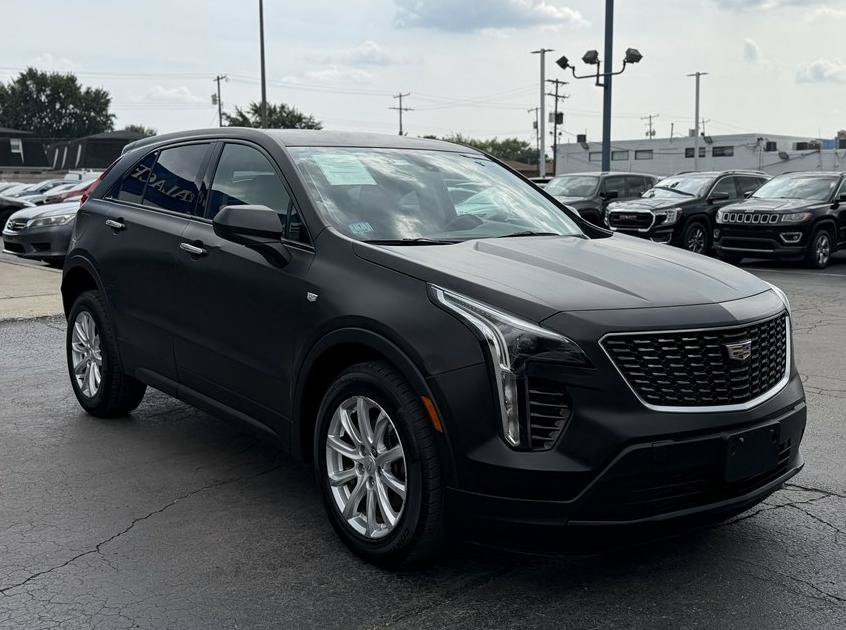 Used 2019 Cadillac XT4 Luxury w/ Cold Weather Package AWD/4WD image 3
