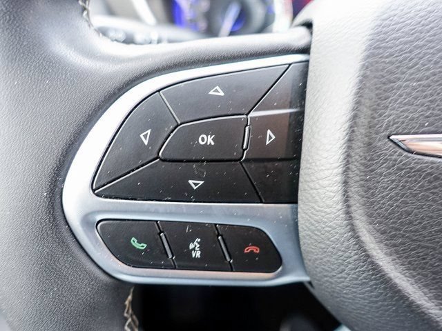 Used 2023 Chrysler Pacifica Touring-L FWD image 26