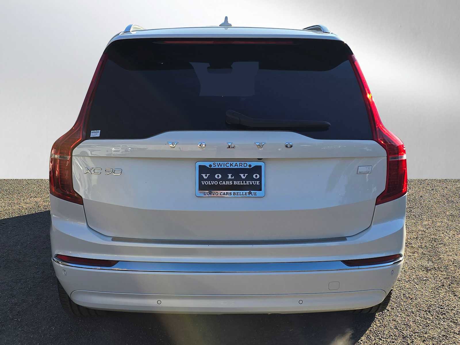 Certified 2024 Volvo XC90 T8 Ultimate w/ Lounge Package image 4