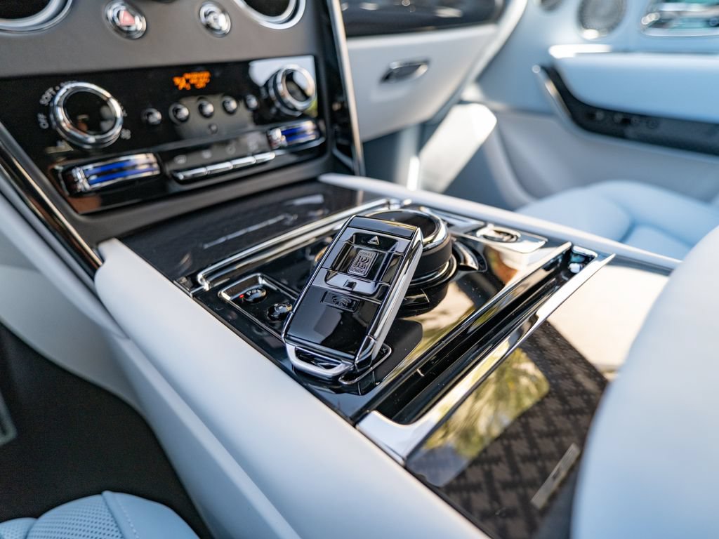 New 2027 Rolls-Royce Cullinan Black Badge AWD/4WD image 38