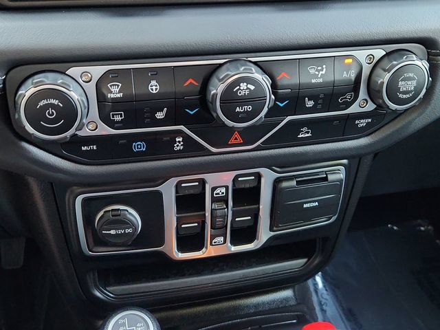 Used 2025 Jeep Wrangler Unlimited Sahara AWD/4WD image 41