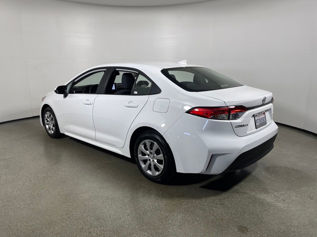 Certified 2025 Toyota Corolla LE image 5