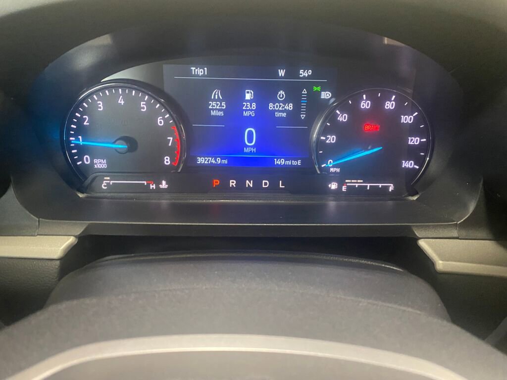 Used 2023 Ford Explorer XLT image 3