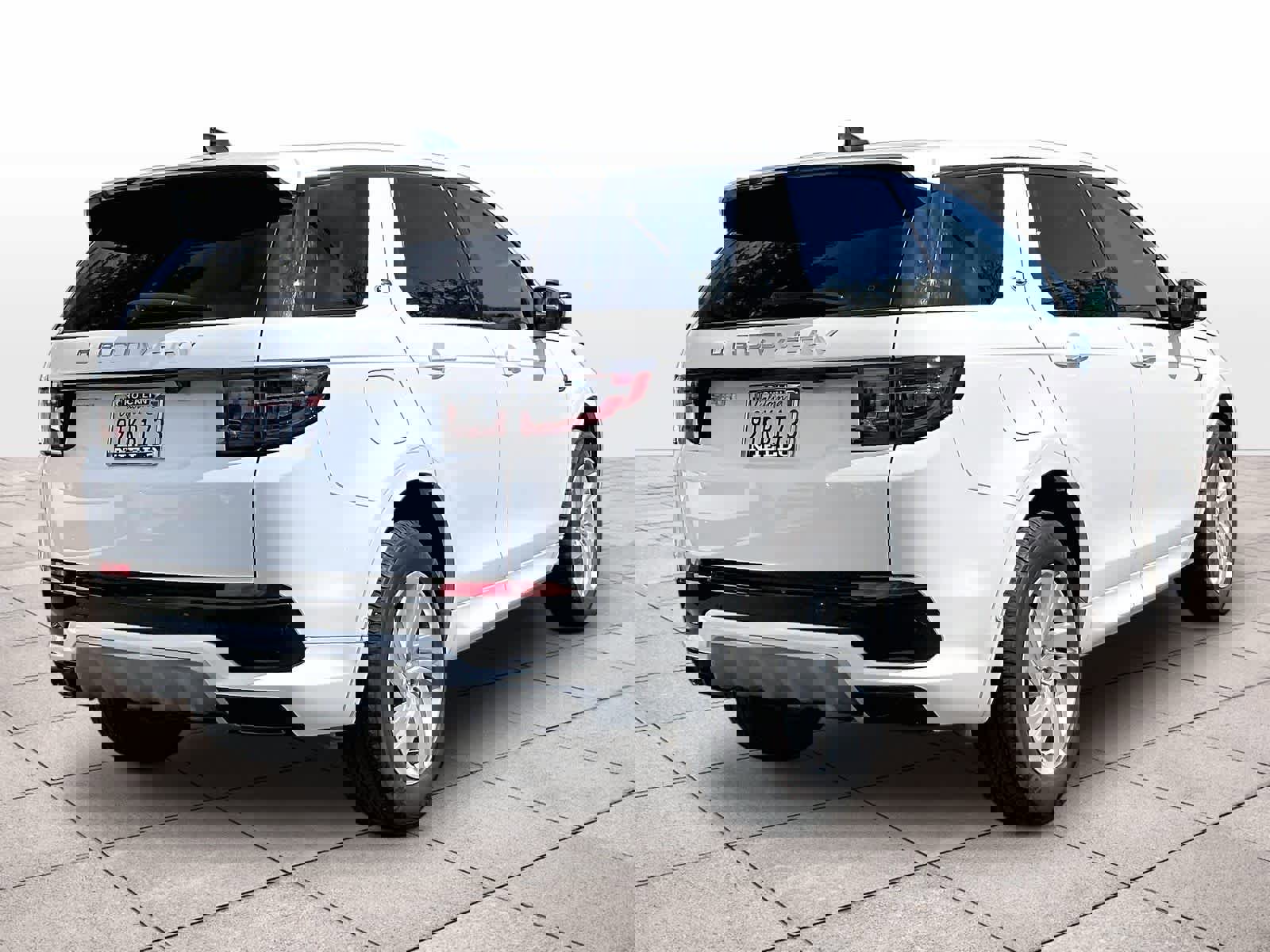 Used 2025 Land Rover Discovery Sport S image 14