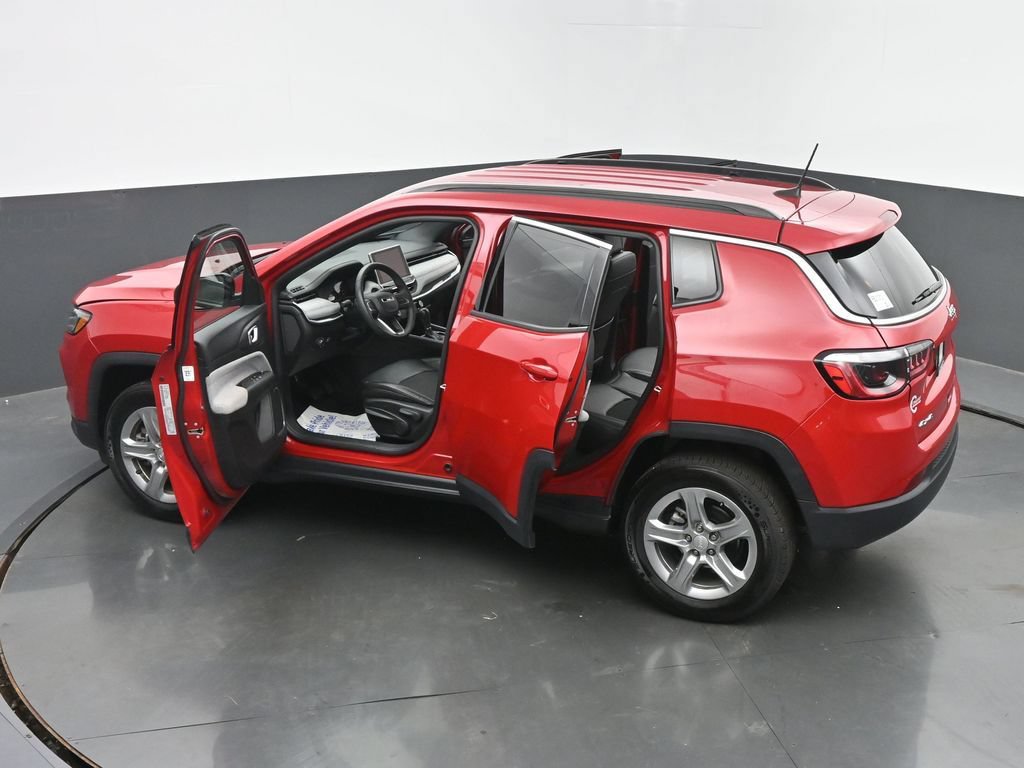 Used 2024 Jeep Compass Latitude AWD/4WD image 62