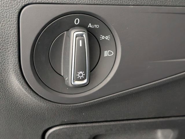 Used 2024 Volkswagen Tiguan SE image 16