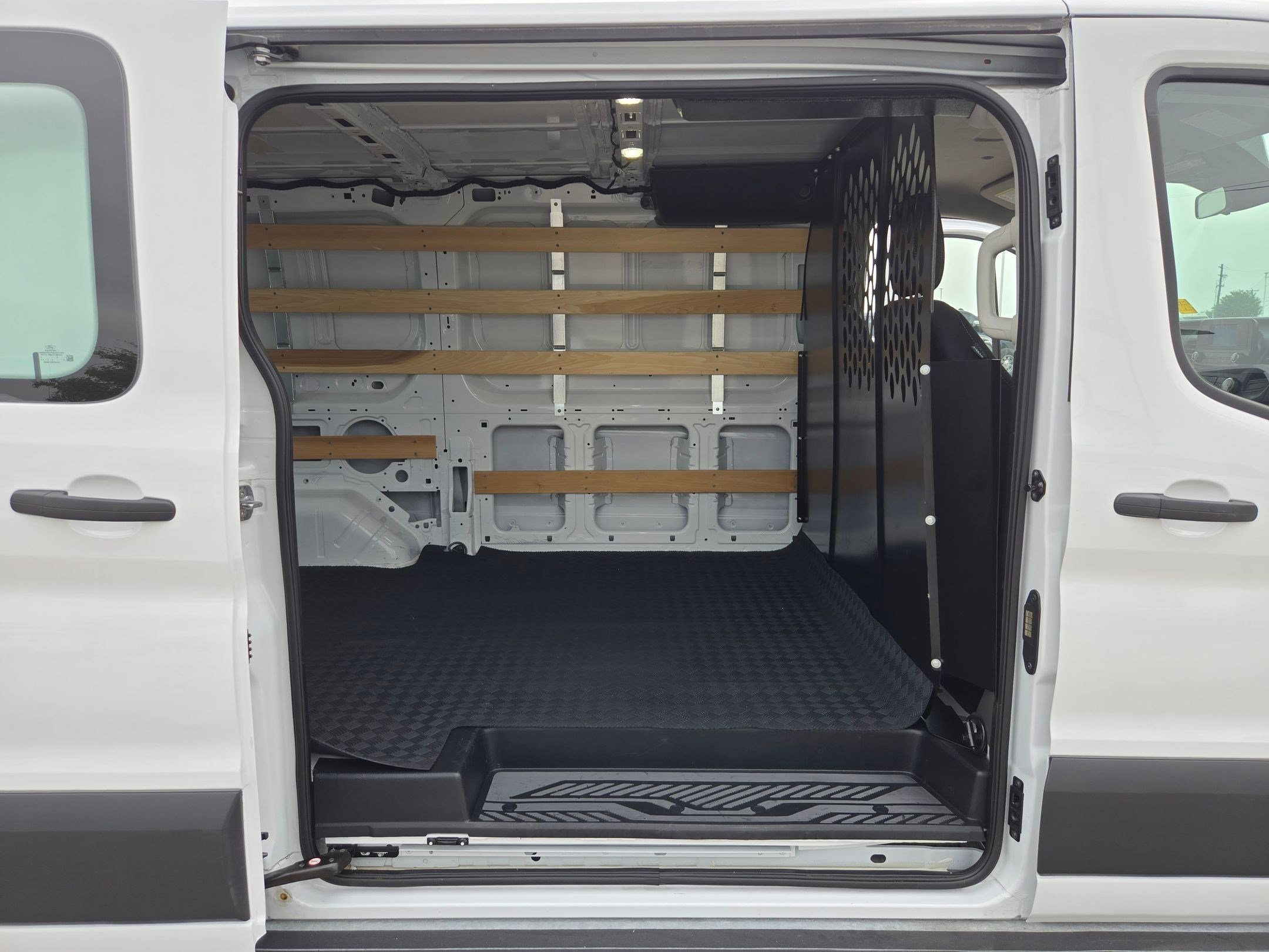 Used 2025 Ford Transit 250 Low Roof w/ Exterior Upgrade Package RWD image 24