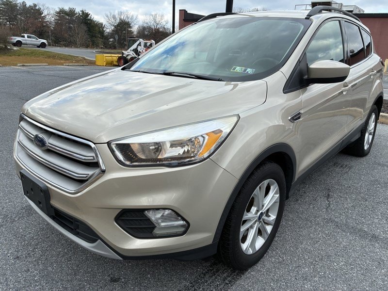 Used 2018 Ford Escape SE image 1