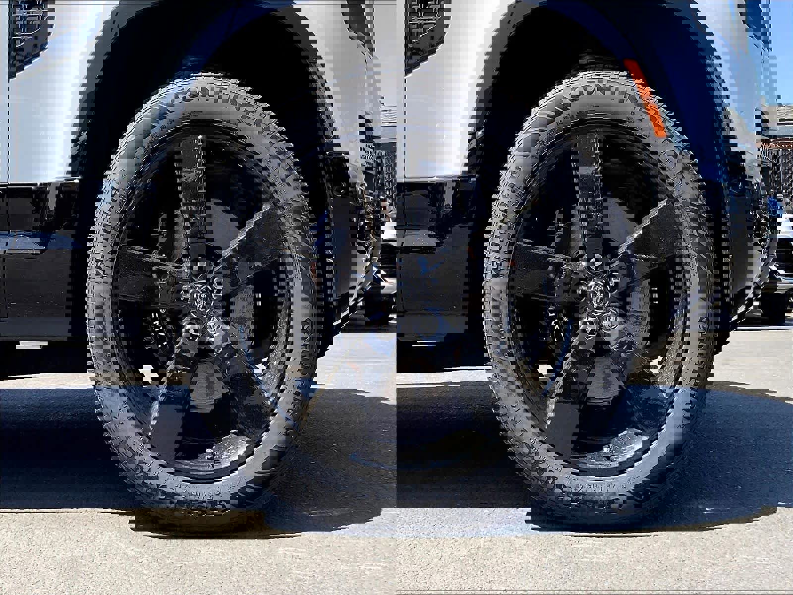 New 2025 Land Rover Defender 90 V8 image 14