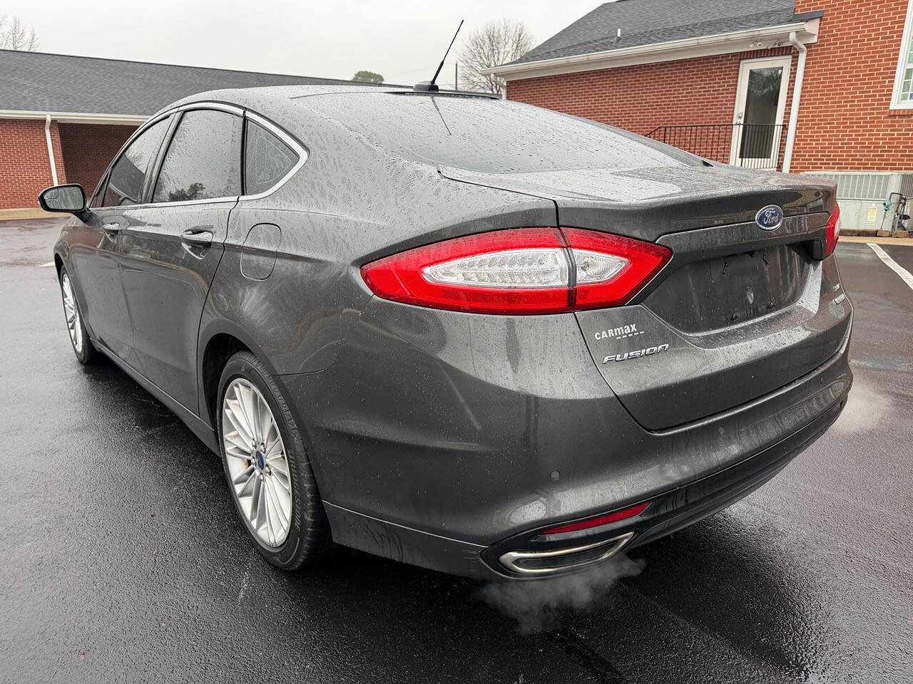 Used 2016 Ford Fusion SE w/ Equipment Group 202A FWD image 6