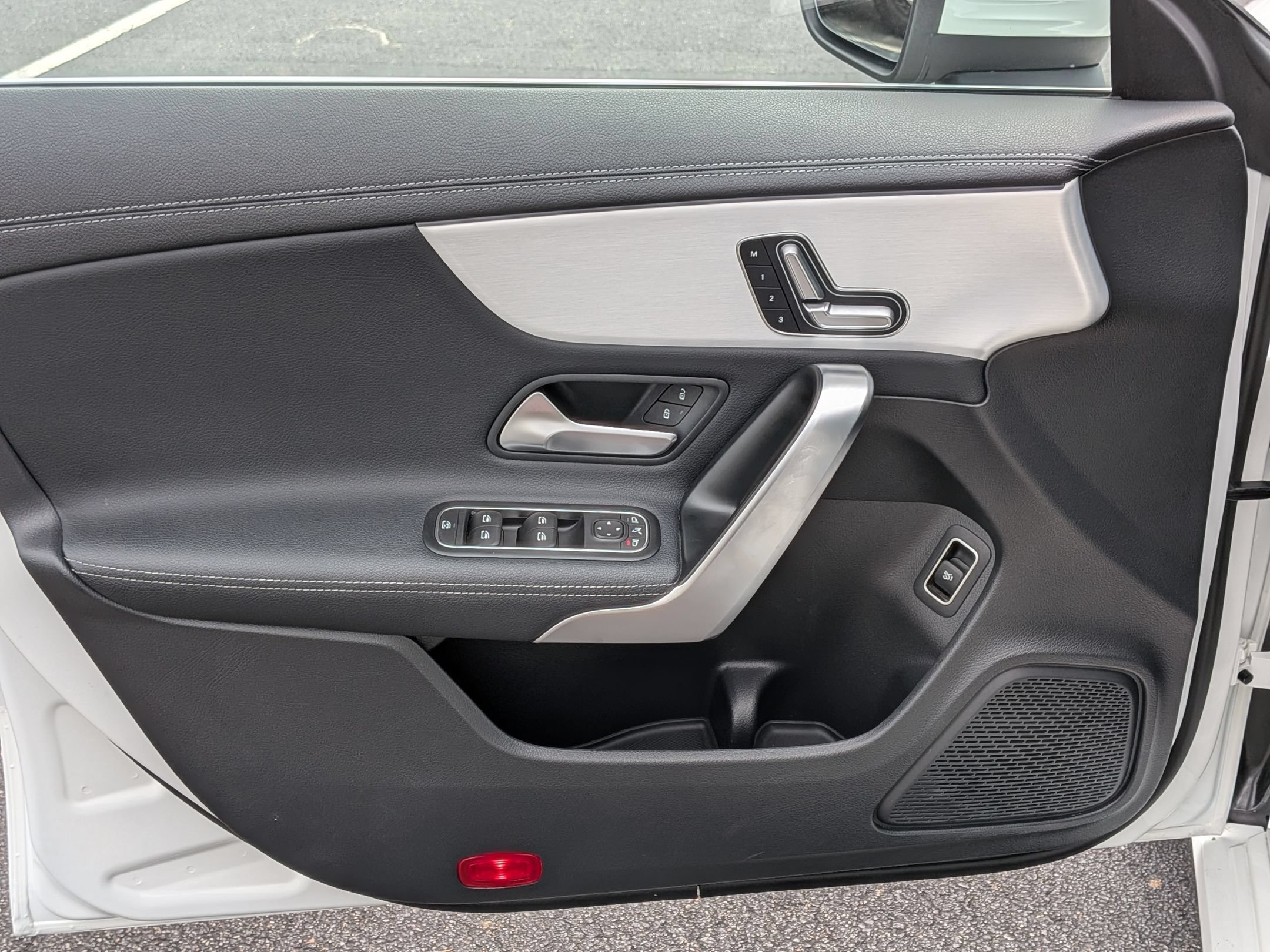 Used 2025 Mercedes-Benz CLA 250 4MATIC image 11