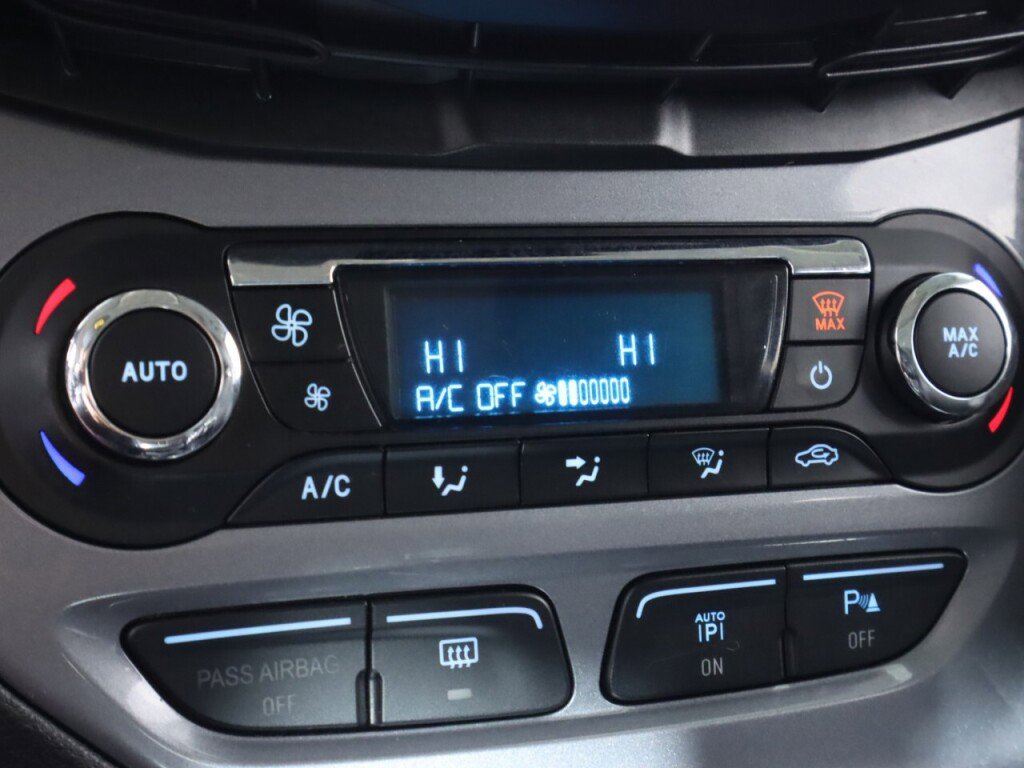 Used 2012 Ford Focus Titanium image 24