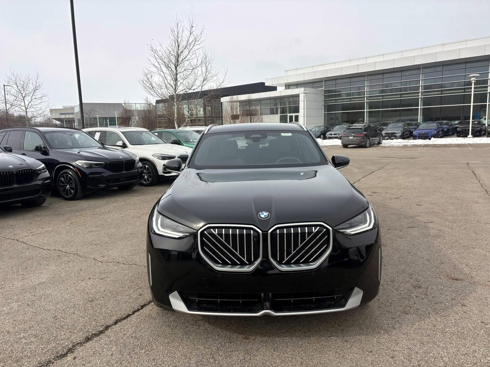 Used 2025 BMW X3 xDrive30i w/ Premium Package image 2