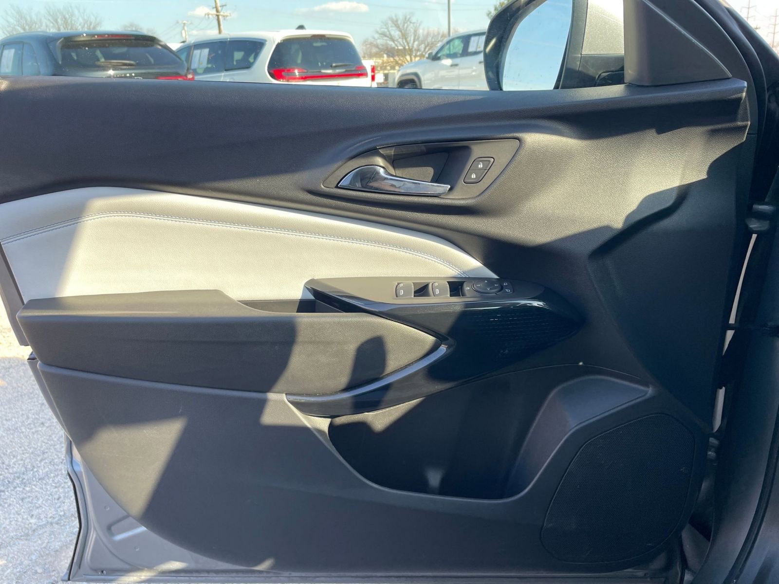 Used 2025 Chevrolet Trax LT image 18