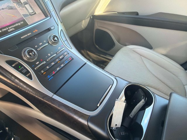 Used 2019 Lincoln Nautilus Reserve FWD image 20
