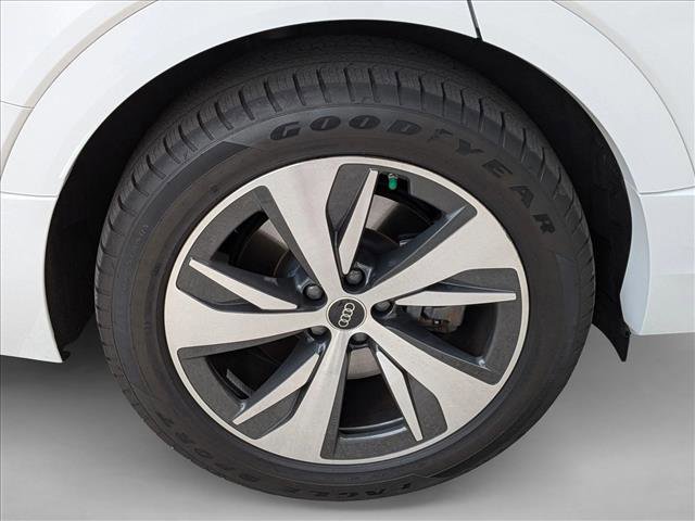 Used 2024 Audi Q8 e-tron Prestige image 21