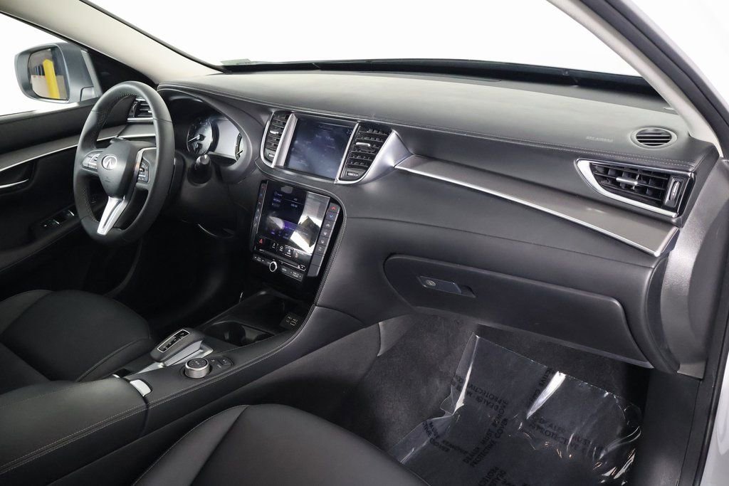 Used 2023 INFINITI QX50 Pure image 9