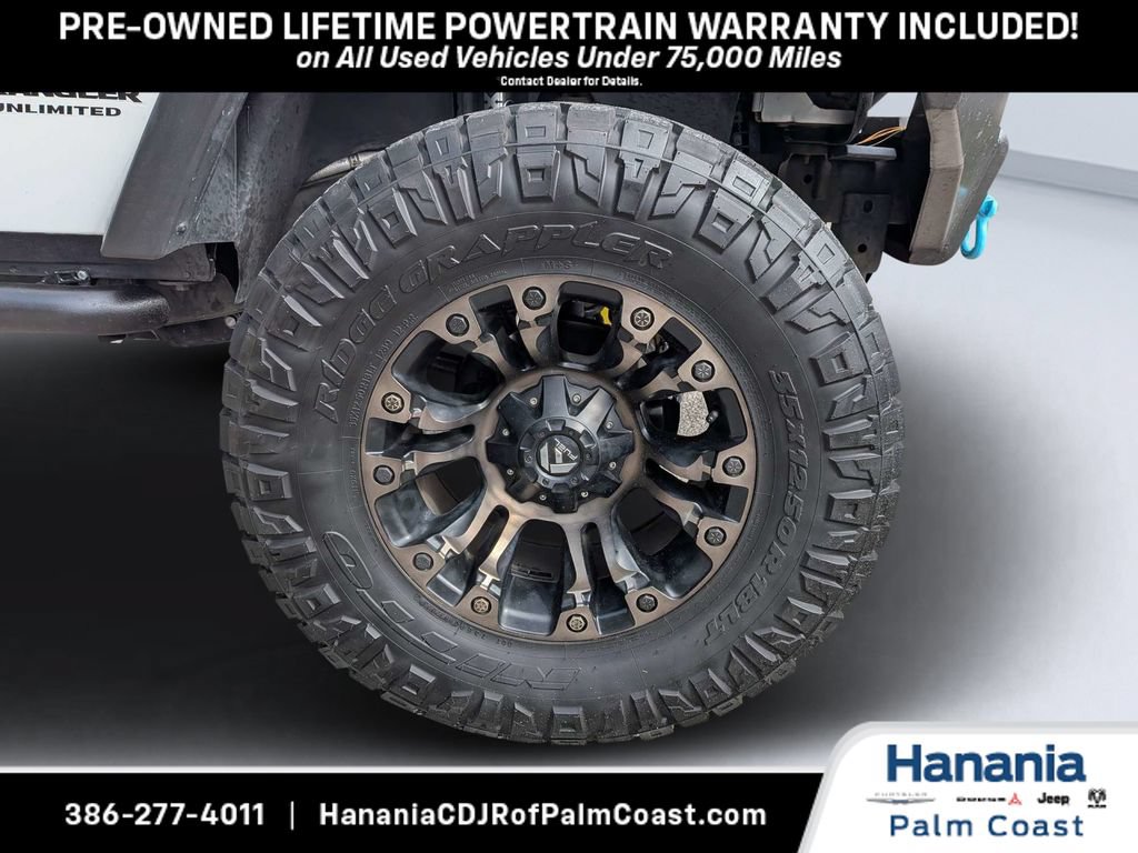 Used 2017 Jeep Wrangler Unlimited Rubicon w/ Connectivity Group AWD/4WD image 10