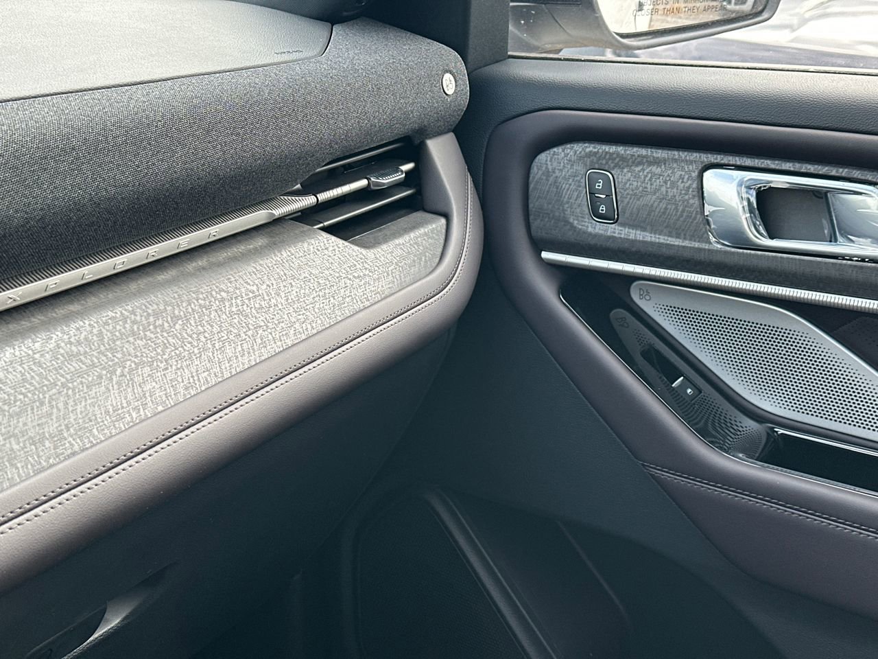 New 2026 Ford Explorer Platinum w/ LUX Leather Package image 34