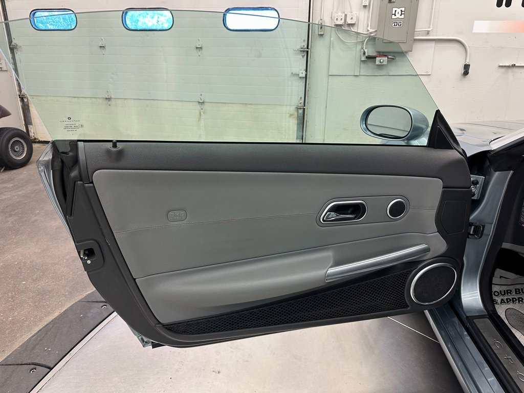 Used 2005 Chrysler Crossfire Limited image 18