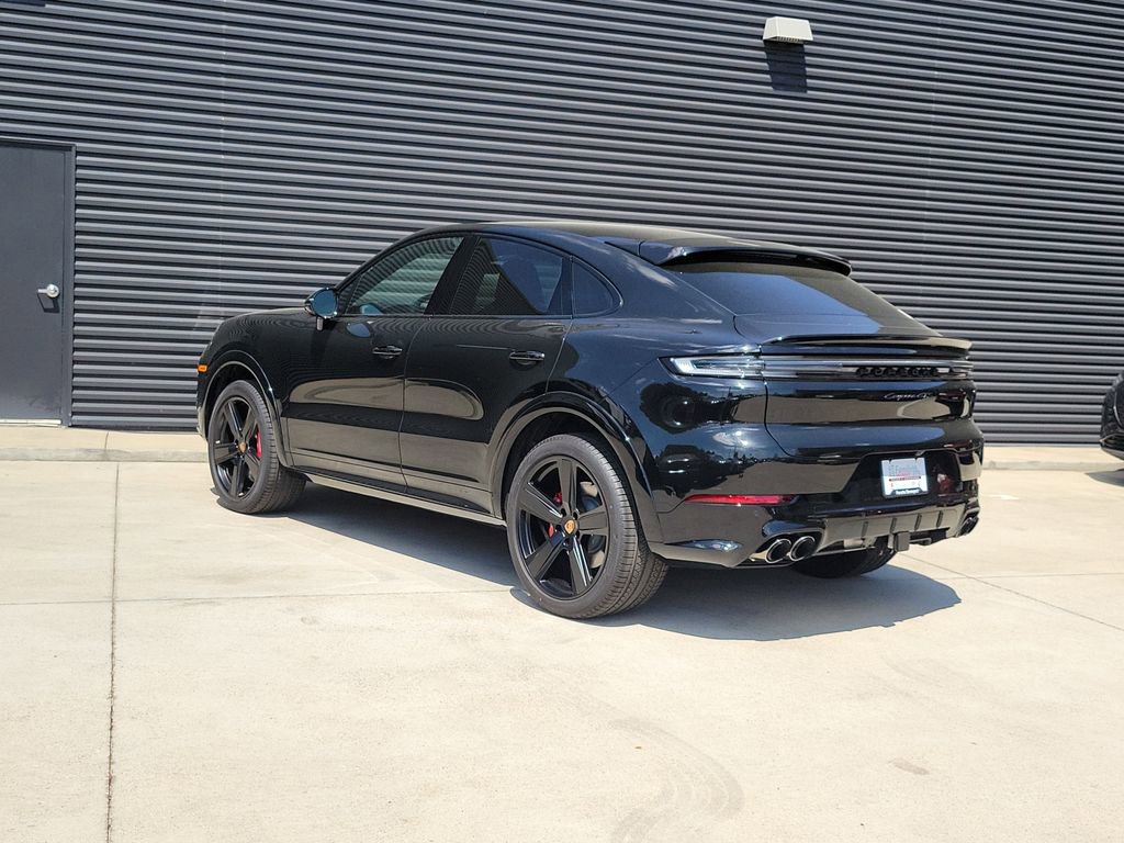 New 2026 Porsche Cayenne GTS image 3