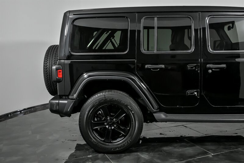 Used 2019 Jeep Wrangler Unlimited Sahara AWD/4WD image 11