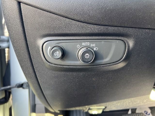 Used 2018 Chevrolet Equinox LS image 10