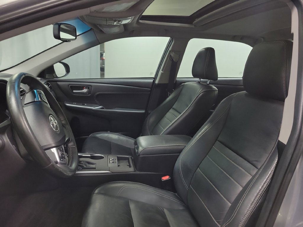 Used 2015 Toyota Camry XLE w/ Moonroof Package FWD image 15