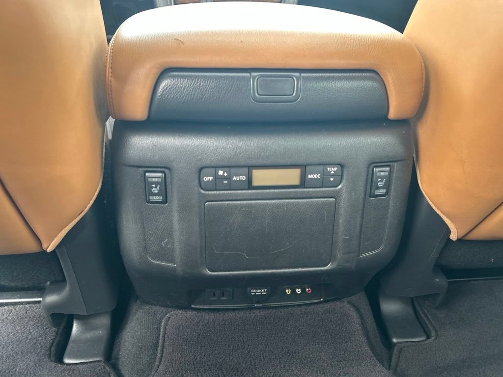 Used 2017 Nissan Armada Platinum w/ Interior Lighting Package AWD/4WD image 29