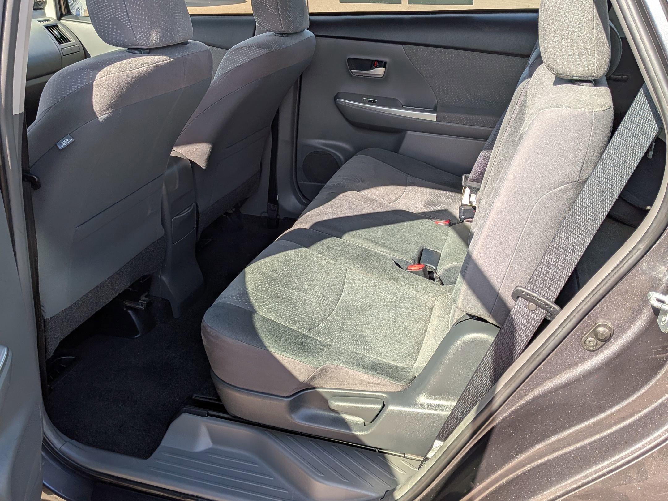 Used 2014 Toyota Prius V Three image 26