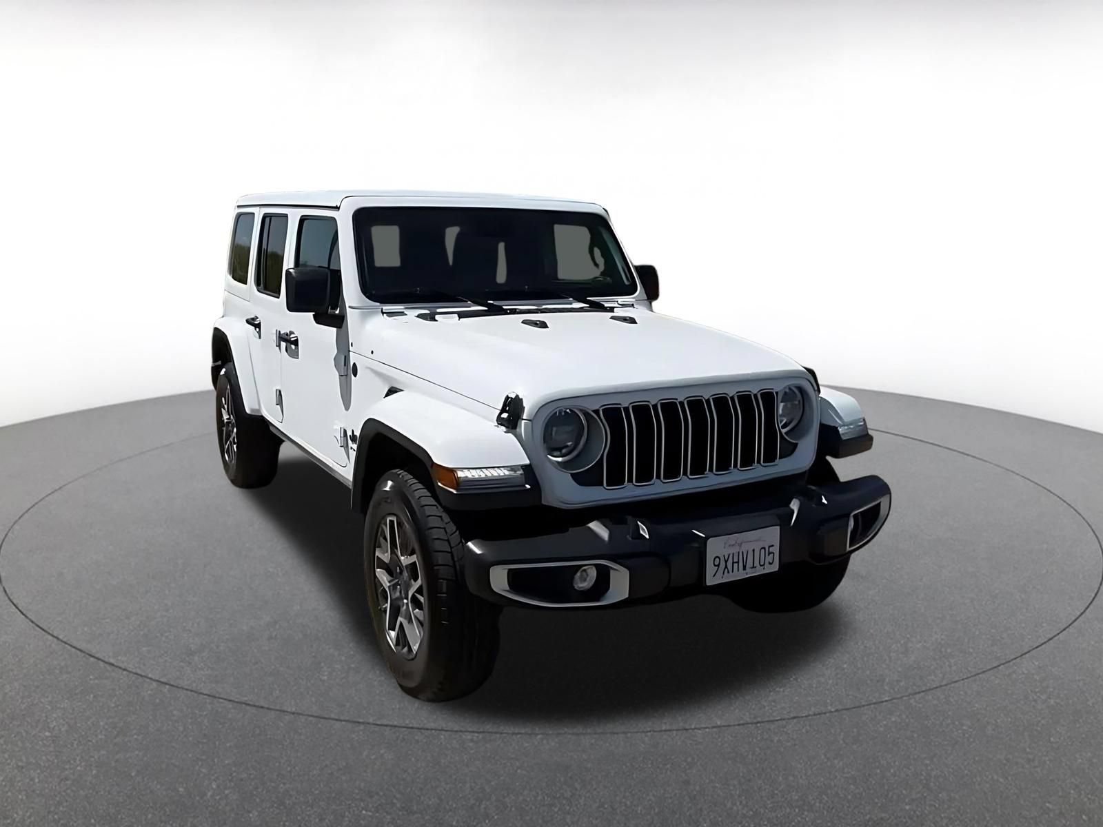 Used 2025 Jeep Wrangler Unlimited Sahara AWD/4WD image 3