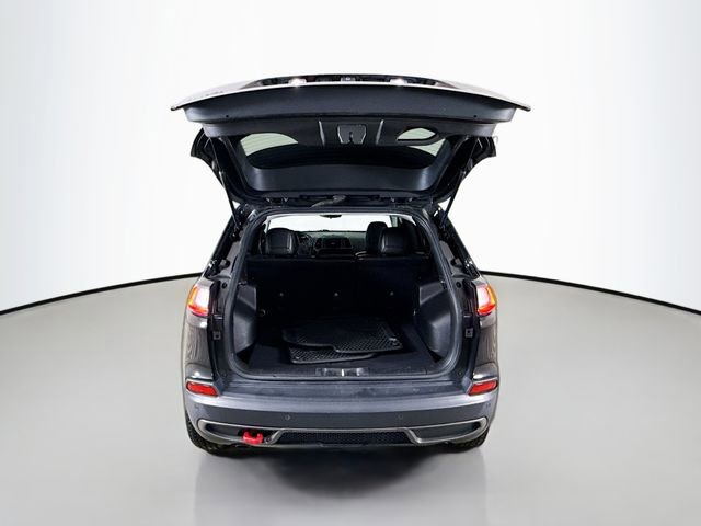 Used 2019 Jeep Cherokee Trailhawk image 23