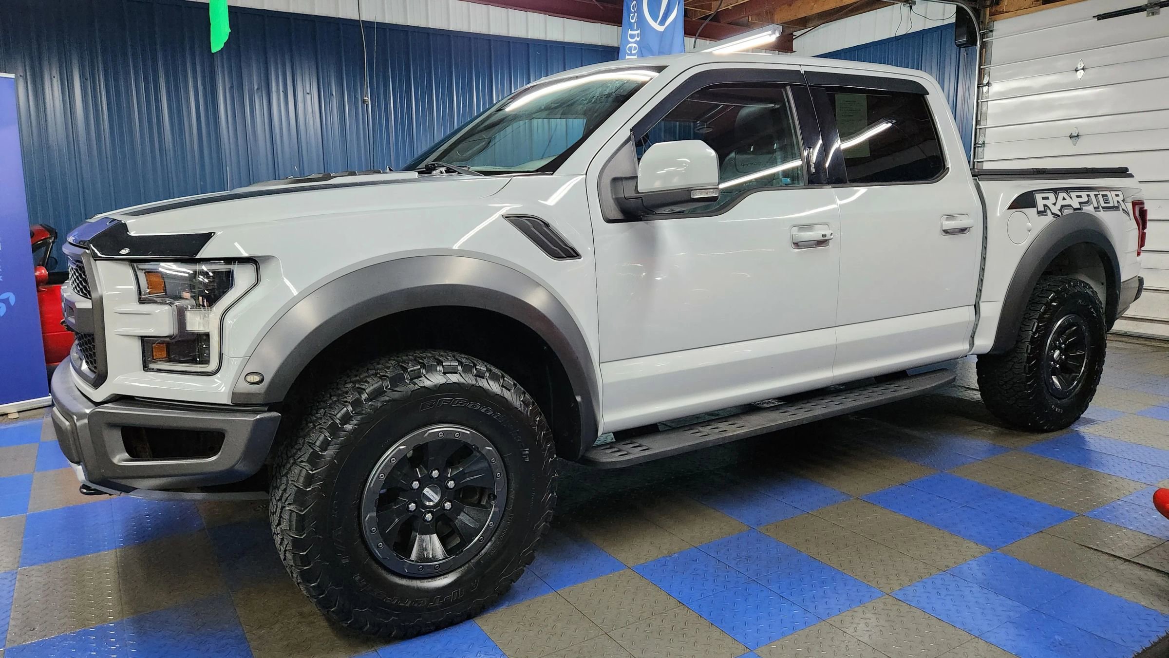 Used 2017 Ford F150 Raptor w/ Equipment Group 802A Luxury image 90