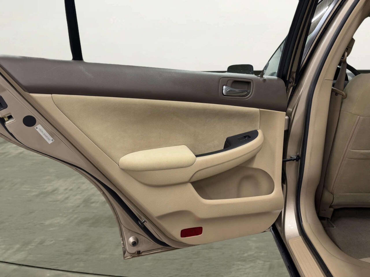 Used 2004 Honda Accord LX image 13