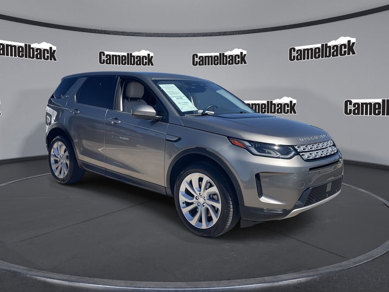 Used 2023 Land Rover Discovery Sport SE image 1