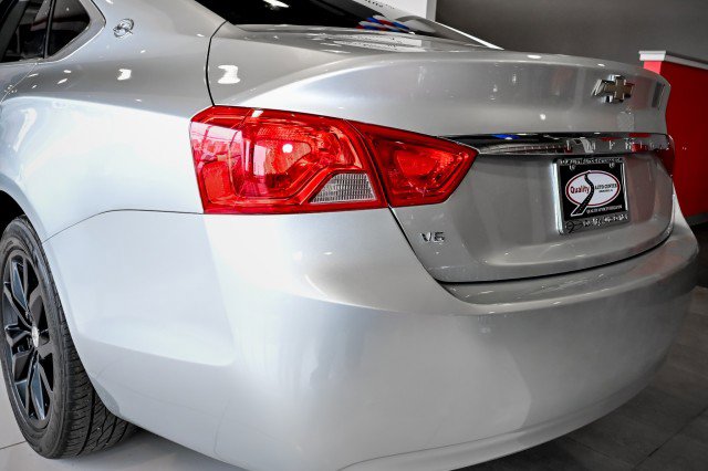 Used 2019 Chevrolet Impala LT FWD image 12
