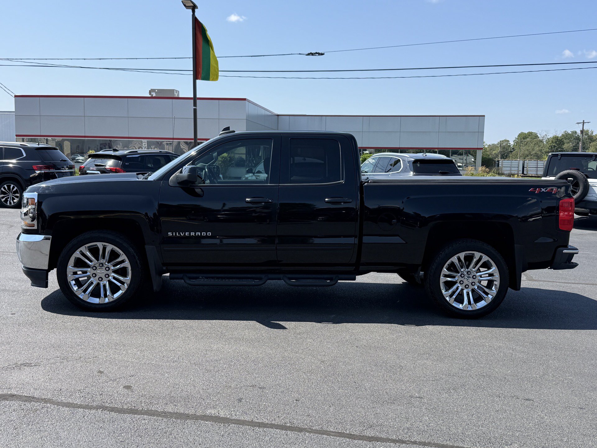Used 2019 Chevrolet Silverado 1500 LT w/ All Star Edition AWD/4WD image 5
