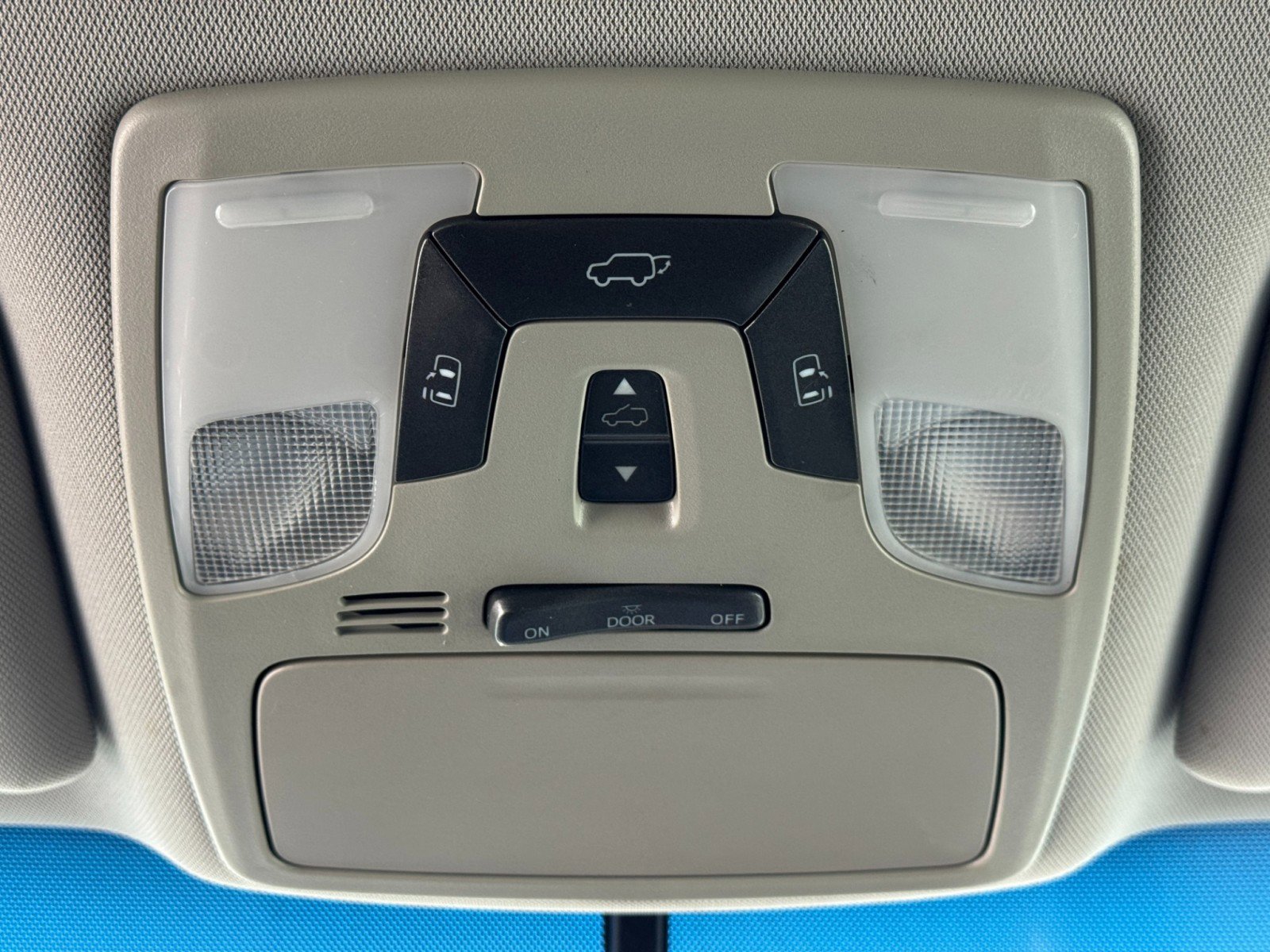 Used 2016 Toyota Sienna XLE FWD image 31
