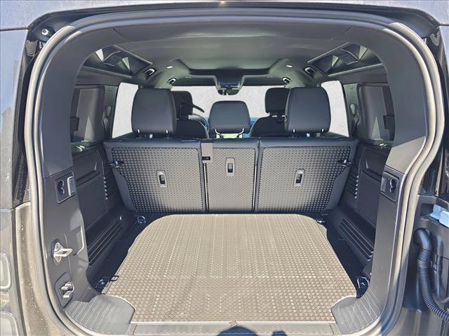 New 2026 Land Rover Defender 110 X-Dynamic SE AWD/4WD image 12